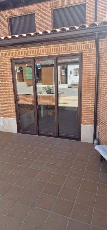 Puerta de aluminio con cristal